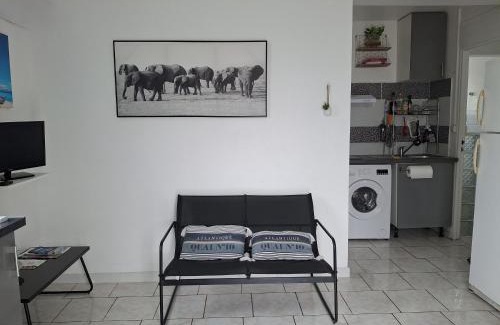 Le Lamentin Apartment | Hébergement en rez-de jardin clos proche de l'aéroport et des commodités