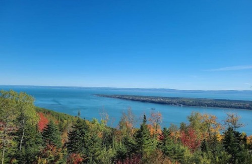 Les Eboulements Ski Chalet | Hôtel à la maison - L'Horizon, spa et fleuve