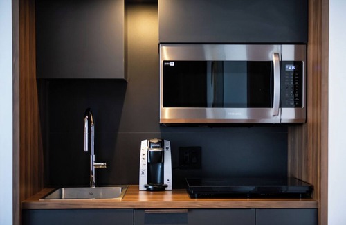 Chicoutimi Hotel | Hôtel Chicoutimi