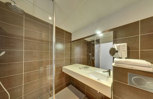 Evreux Hotel | Hôtel de l'Orme, Akena, Evreux