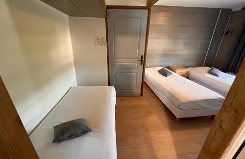 Theix-Noyalo Hotel | Hôtel des îles