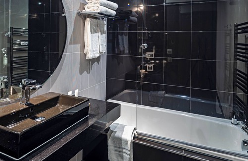 Cannes City Centre Hotel | Hôtel Le Canberra