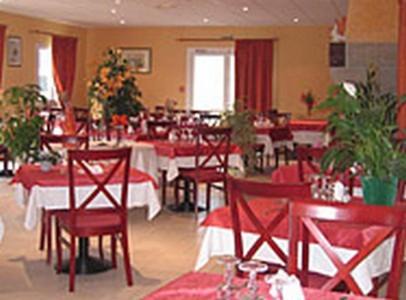 Saint-Pantaleon-de-Larche Hotel | Hôtel Le Colombier