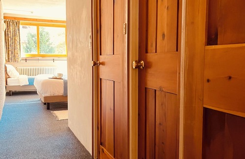 Val-d'Isere Hotel | Hôtel les Lorès