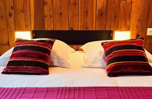 Val-d'Isere Hotel | Hôtel les Lorès