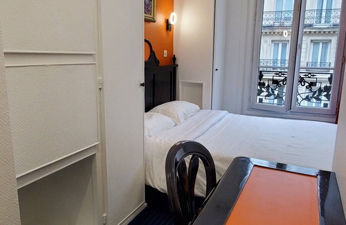 Saint-Vincent-de-Paul Hotel | Hôtel Metropol
