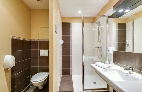 La Brede Hotel | Hôtel Restaurant AKENA Bordeaux La Brède