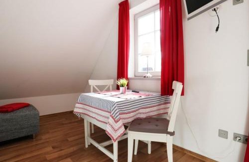 Gross Schwansee Apartment | Hühnergott
