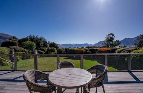 Lake Hawea House | Hāwea Lakehouse - Lake Hāwea Holiday Home