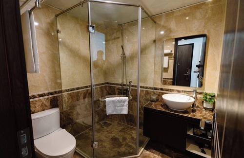 Trung Hoa Nhan Chinh Hotel | Hồng Vận Hotel