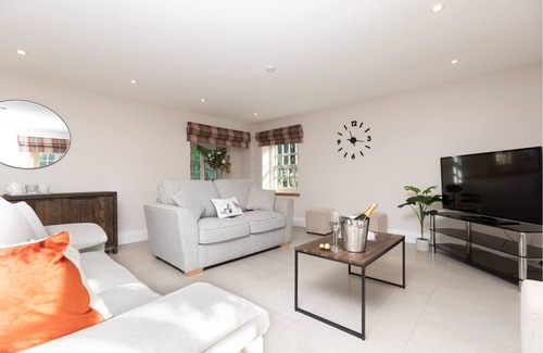 Eastgate Apartment | H C Property 'The Byre'