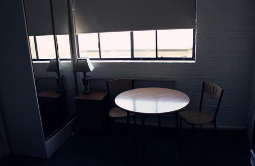St Kilda Apartment | H & D Apartments