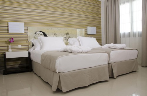 Playa Blanca Hotel | H10 White Suites