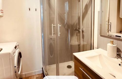 Vitre Apartment | H11 Petit duplex citadin