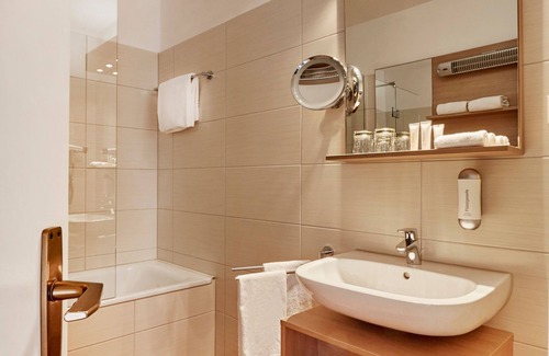 Locarno Hotel | H4 Hotel Arcadia Locarno