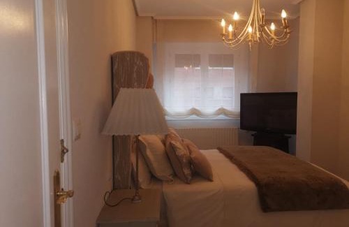 Ametzola House | Habitación con baño privado en Bilbao