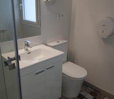 Vilanova de Sau Cabin | Habitacion en alojamiento turistico compartido con la amfitriona, estancias compartidas baño, terraza, cocina