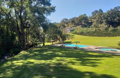 Valle de Bravo Cabin | Habitaciones las cascadas