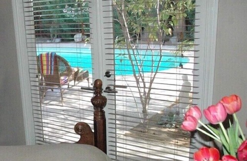 Cathedral City Cove House | Hacienda Paradise CASITA with POOL! 5-Star Reviews on competitive rental site.