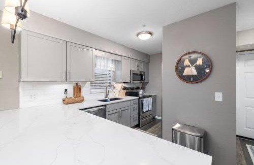 Table Rock Apartment | Hadley's Place at Pointe Royale, Pristine 2 Bed 2 Bath Condo