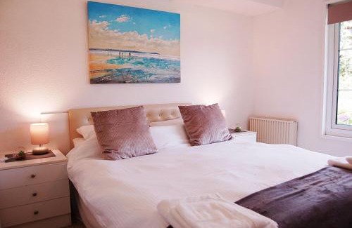 Cwrt House | Hafan Y Talgarth bungalow at Plas Talgarth resort