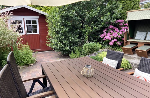 Zentrum House | Hafenhaus No. 14 * cozy fisherman's house at Husum harbor * home by the sea