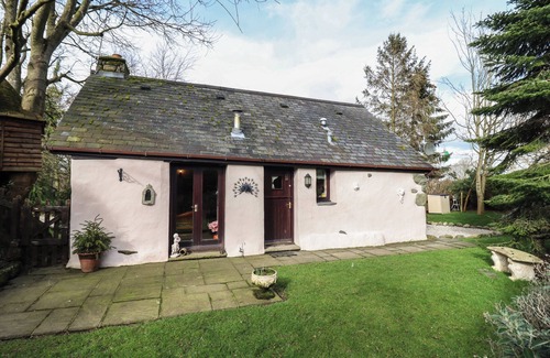 Corwen Cottage | HAFOTY BOETH COTTAGE, with a garden in Corwen