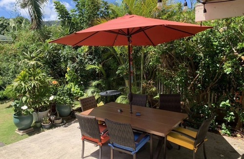Waimanalo House | Half block to Waimanalo Beach, cute 3-br bungalow