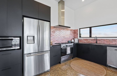 Barwite House | Half Mile High - Merrijig - Sleeps 10