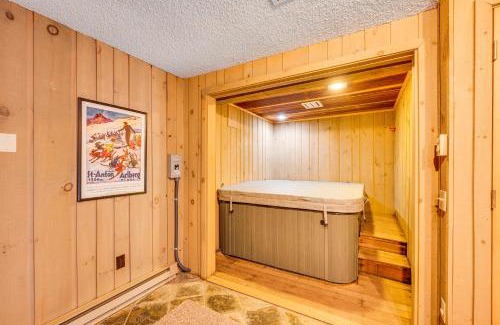 North Conway Apartment | Half Mile to Ski Slopes Conway Condo with Hot Tub!