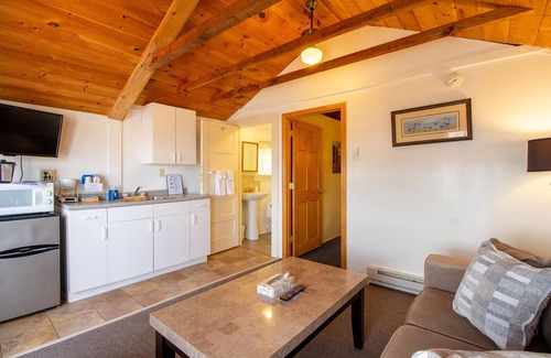 Weirs Beach Hotel | Half Moon Motel & Cottages