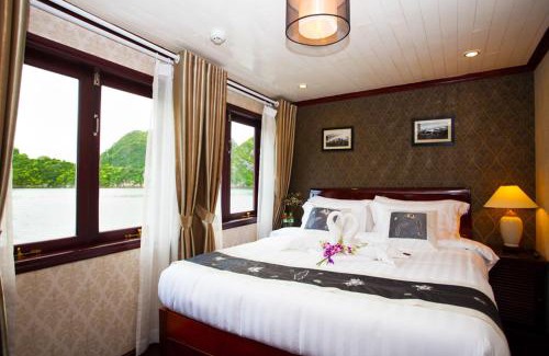 Ha Long Hotel | Halong Phoenix Cruiser