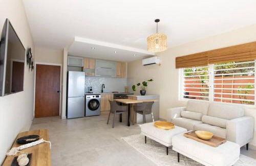 Simpson Bay House | Hamaka condo a beachfront retreat on Simpson Bay Beach