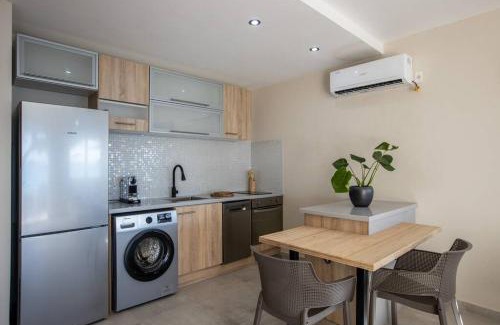 Simpson Bay House | Hamaka condo a beachfront retreat on Simpson Bay Beach