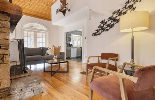 Mars Hill House | Hamersmith Hollow Retreat by AvantStay | Mountain Views