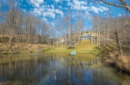 Mars Hill House | Hamersmith Hollow Retreat Estate by AvantStay Great Views
