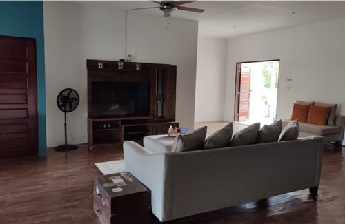 Ladyville House | Hammock/Porch/pond view/entire home near airport