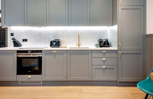 Frognal and Fitzjohns Apartment | Hampstead Hush- 2 bedroom with Garden