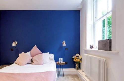 Frognal and Fitzjohns Apartment | Hampstead Hush Summar