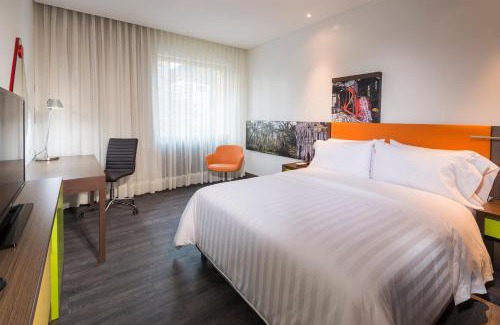 Usaquen Hotel | Hampton by Hilton Bogota Usaquen