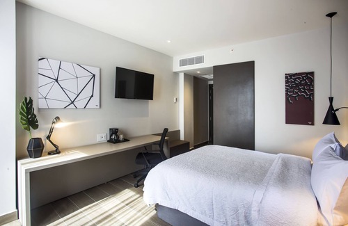 David Hotel | Hampton by Hilton David