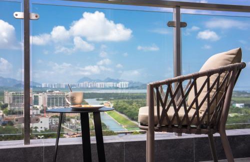 Central Business District Apartment | Hampton By Hilton Shenzhen Futian Mangrove Park Apartments