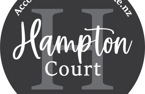 Oneroa House | Hampton Court