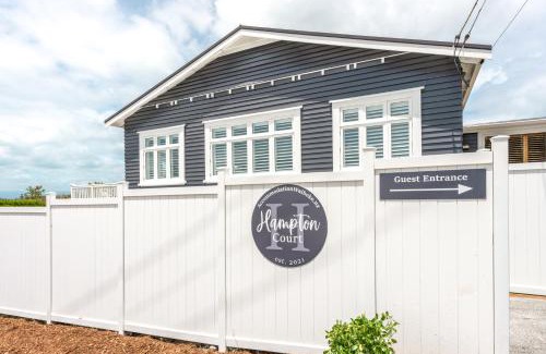 Oneroa House | Hampton Court