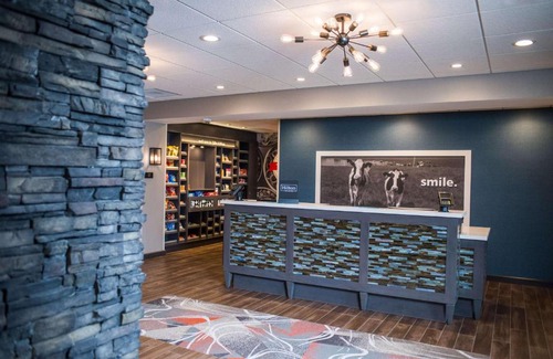 Lake Delton Hotel | Hampton Inn and Suites at Wisconsin Dells Lake Delton