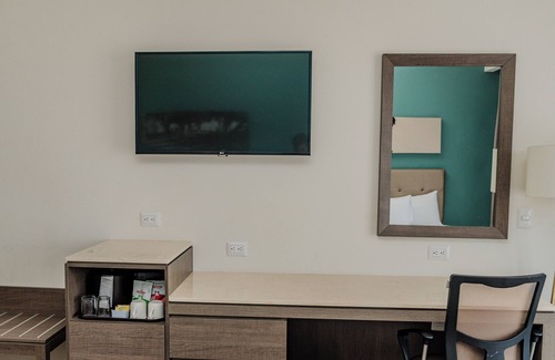 Celaya Hotel | Hampton Inn Celaya Mexico