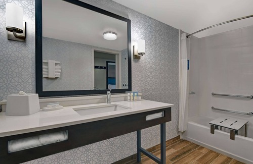 Charleston Hotel | Hampton Inn Charleston/Mount Pleasant-Patriots Point