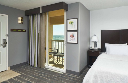 Daytona Beach Hotel | Hampton Inn Daytona Beach/Beachfront