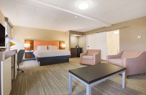North Westport Hotel | Hampton Inn Fall River/Westport