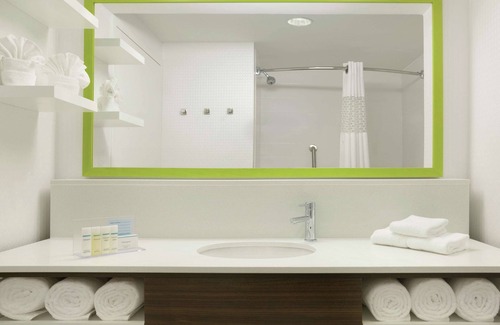 US 290 Hotel | Hampton Inn Houston-Brookhollow